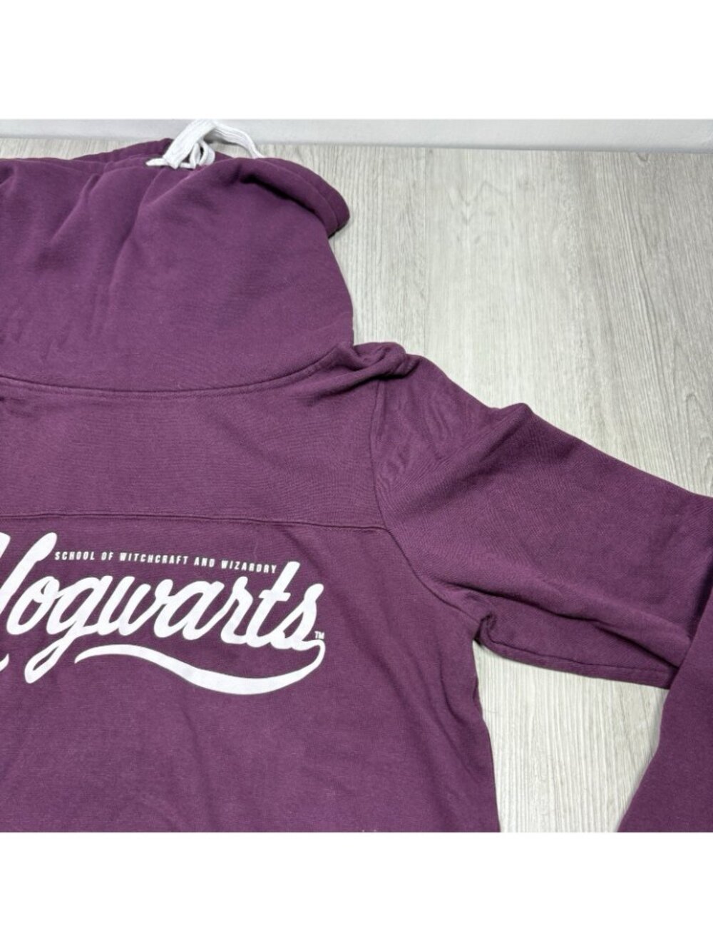 Hogwarts Sweatshirt Harry Potter Maroon Cowl Pullover Wizard School Womens Sz L - Picture 4 of 13